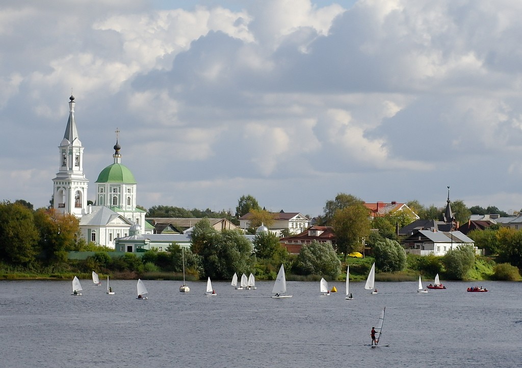 Sailing boat on the Volga - but all local still.  Soon internationally-flagged yachts may be able to join them ©  SW